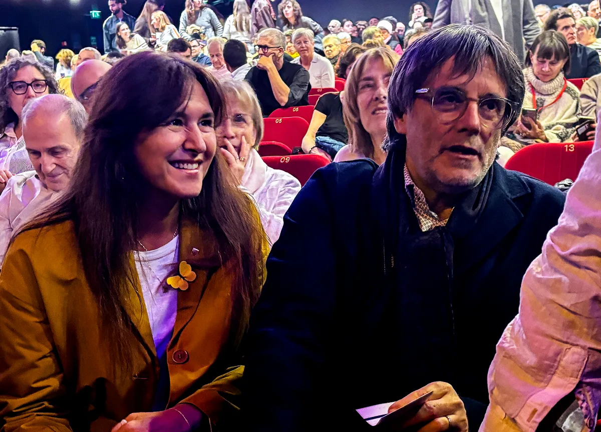 Puigdemont asiste al recital de 50 aniversario de María del Mar Bonet en el Olympia