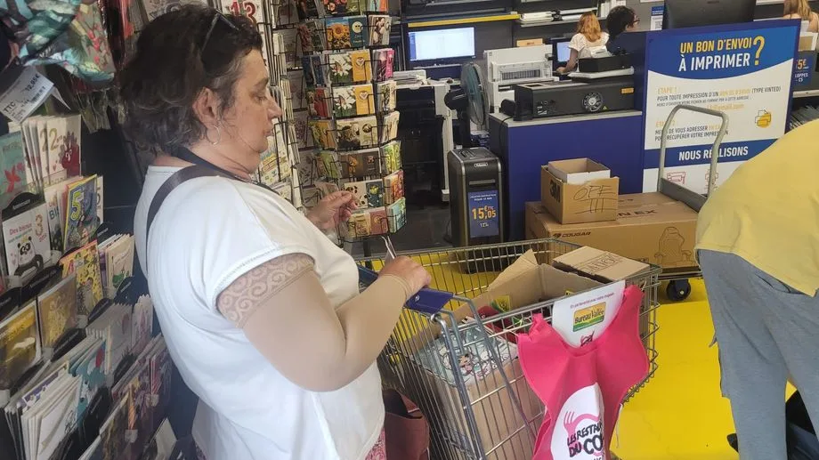 PHOTOS - "Les gens sont généreux" : une collecte de fournitures scolaires organisée par les Restos du cœur du Loiret