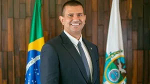 Entenda por que Douglas Ruas venceu no 1º turno no Rio mesmo com 49,27% dos votos