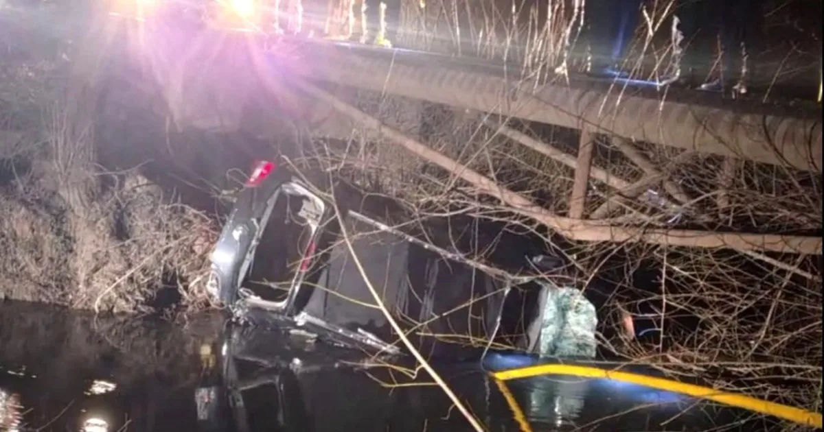 Encontraron el cuerpo de Gian, el nene de 3 años que quedó atrapado en un auto que cayó a un canal en Río Negro