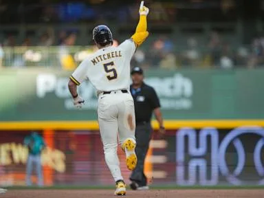 Garrett Mitchell and Gary Sánchez help Brewers score 6 in 1st inning and beat Mariners 7-4