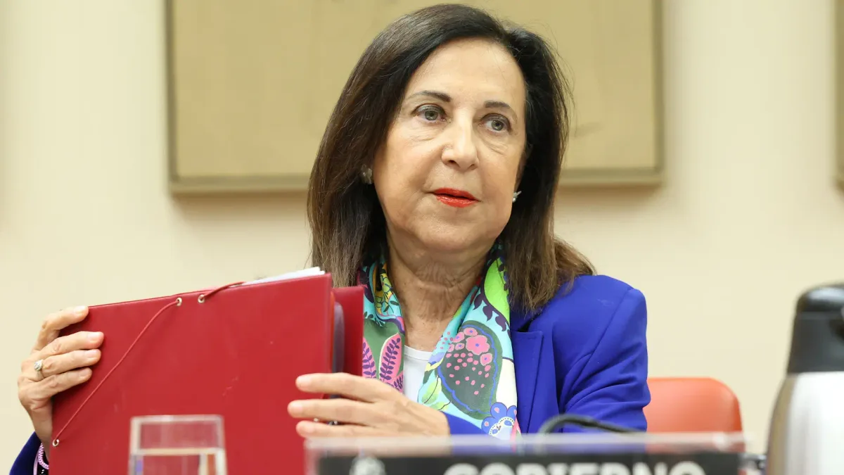 Robles dice que el CNI informó al Gobierno el día antes del asalto y pide disculpas a los ceutíes "si se han sentido abandonados"