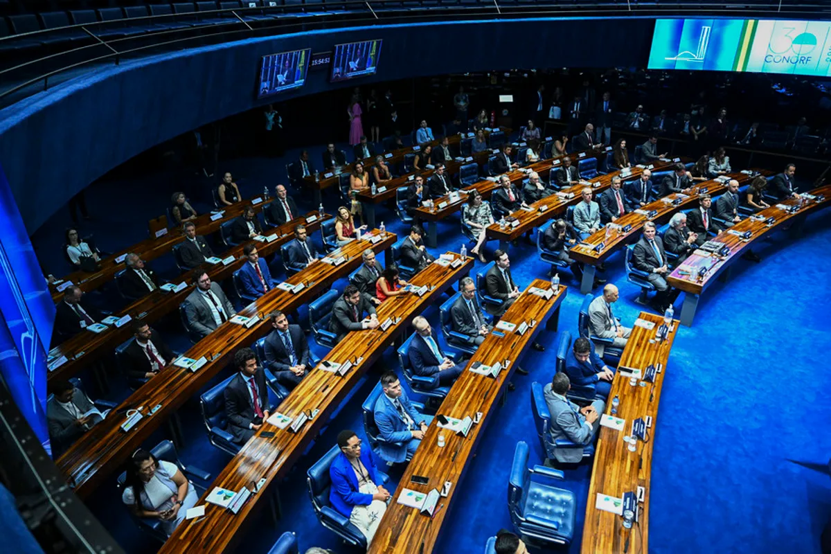 Candidato ao Senado fica zerado e vê nomes do partido receberem R$ 2 milhões