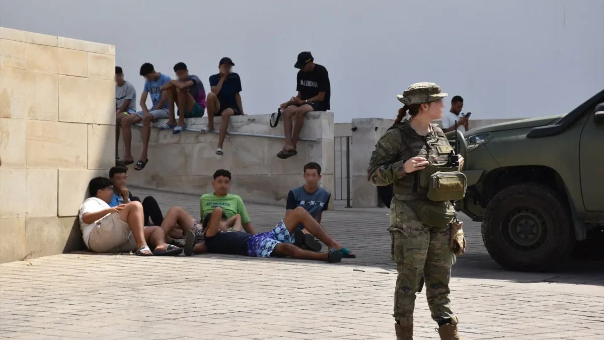 Defensa confirma 24 contagiados ya por sarna entre los militares desplazados a Ceuta