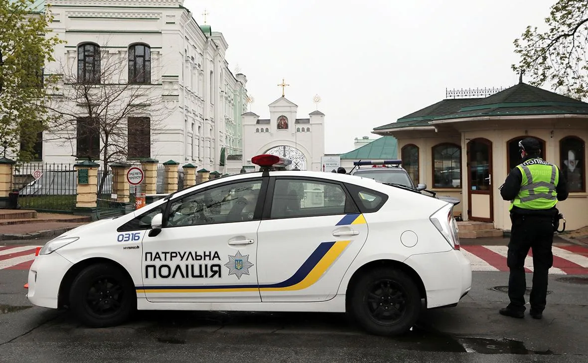 Мужчина с автоматом и гранатами устроил стрельбу в центре Кировограда