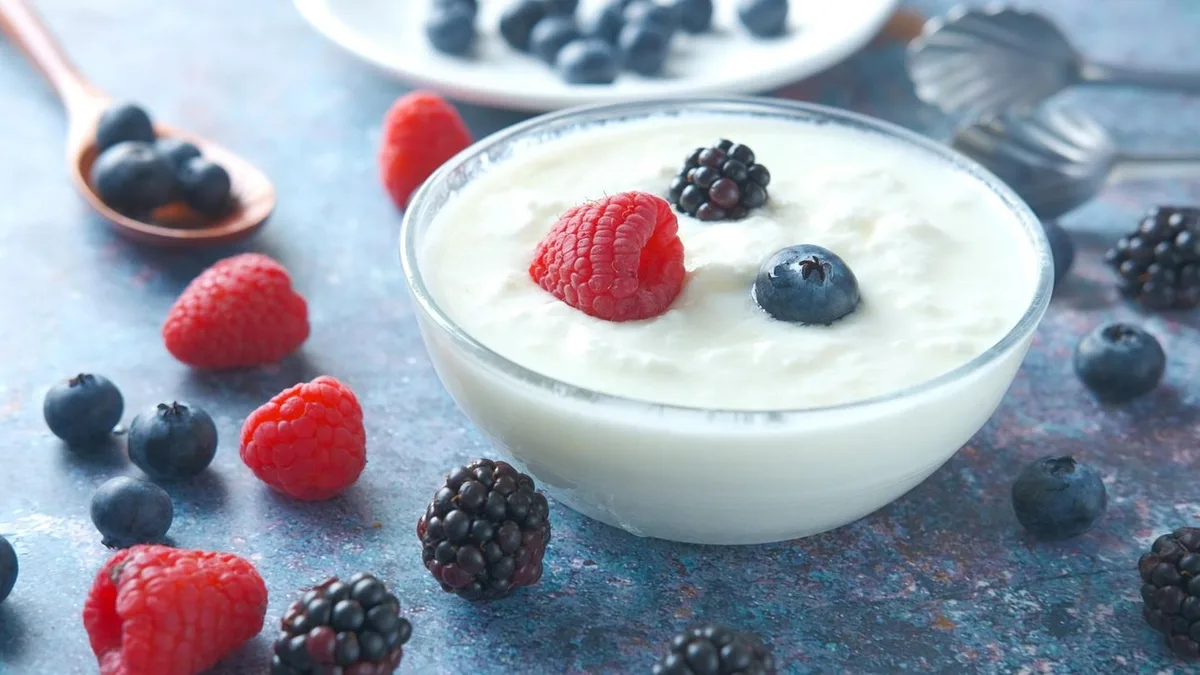 Das sagt die Forschung: Ein echtes Superfood: Wie Joghurt uns länger leben lässt