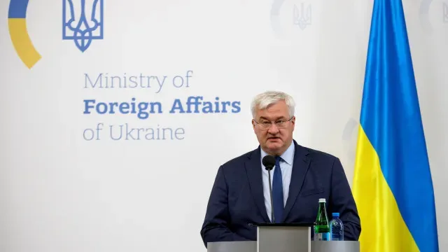 Kyiv diz a Bruxelas que levantar sanções contra oligarcas é "inaceitável"