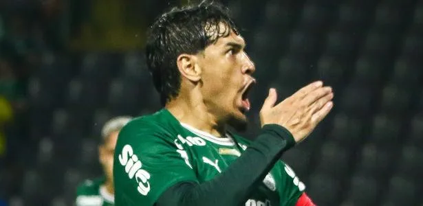 Abel mantém três zagueiros no Palmeiras em decisão contra Cerro; veja times