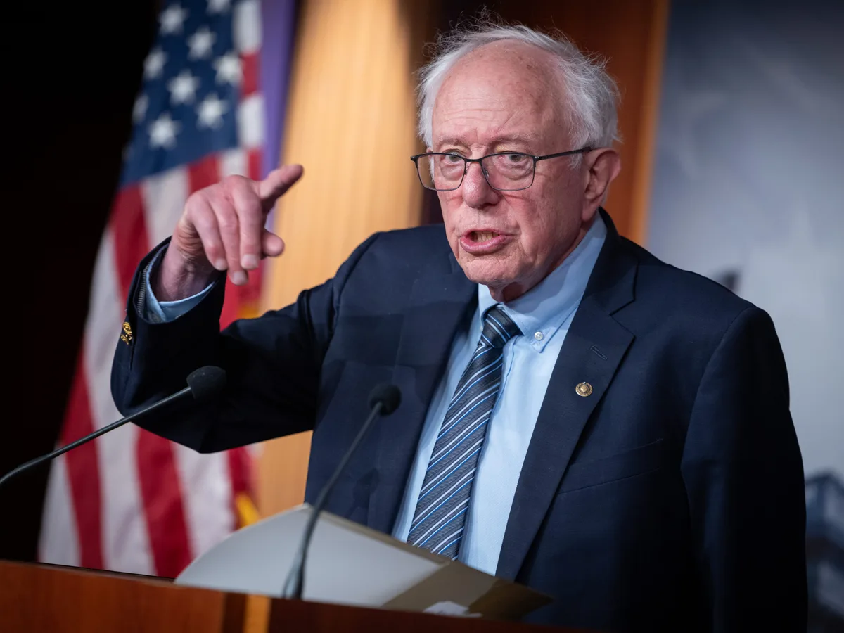 Older student-loan borrowers are at risk of losing a chunk of their Social Security. There's a new bill to prevent that.