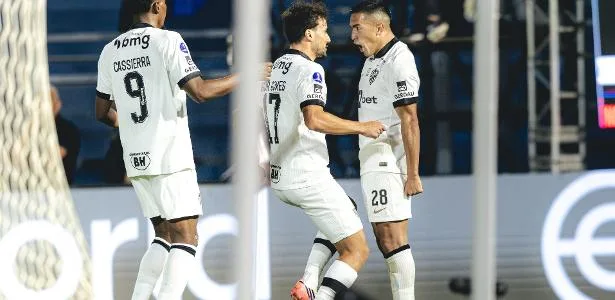 Atlético-MG aproveita falha de Cleiton e vence Bragantino na Sul-Americana