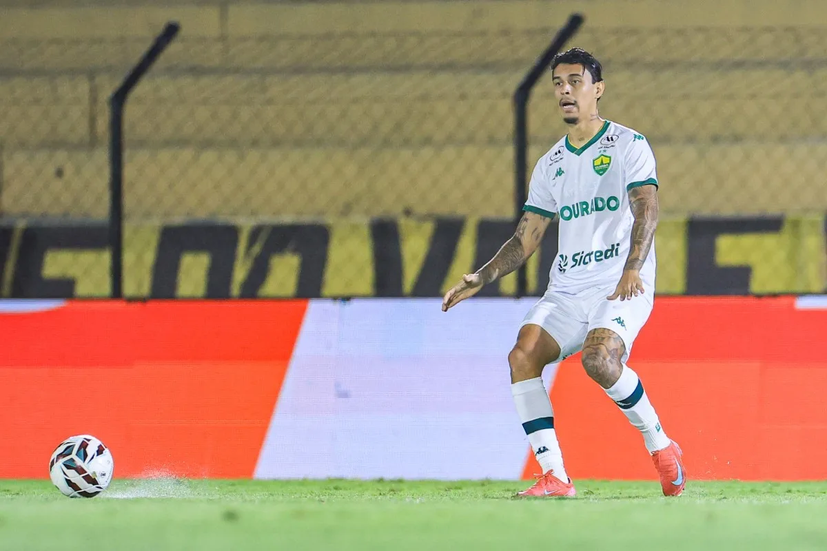 Atuações do Cuiabá: Vitor Mendes faz gol, mas comete pênalti; dê suas notas