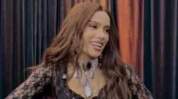 Anitta é coroada rainha de bateria da Grande Rio; veja