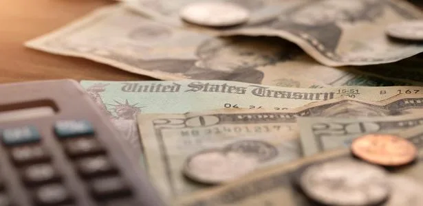 Pedidos de auxílio-desemprego nos EUA caem 2 mil na semana, a 197 mil