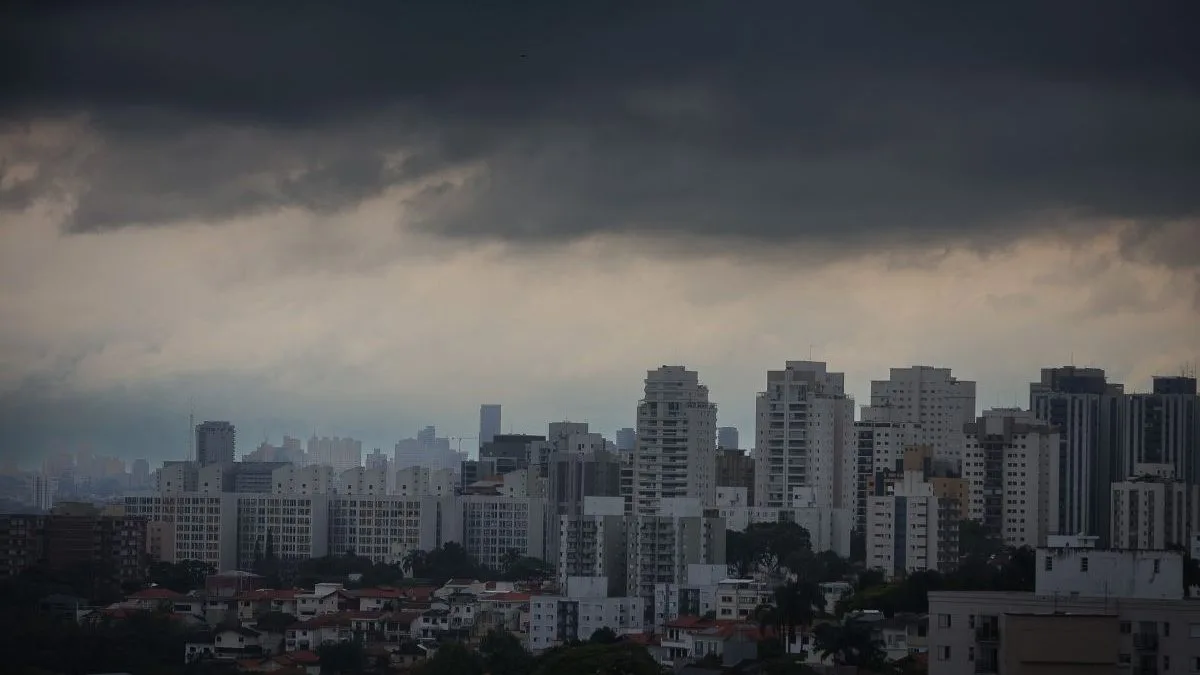 Ciclone extratropical tem data para derrubar temperaturas em São Paulo; veja quando