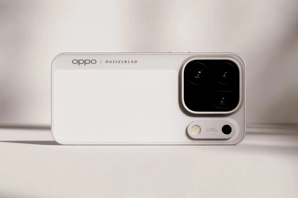 Oppo’s new phone is the first with three 200-megapixel cameras