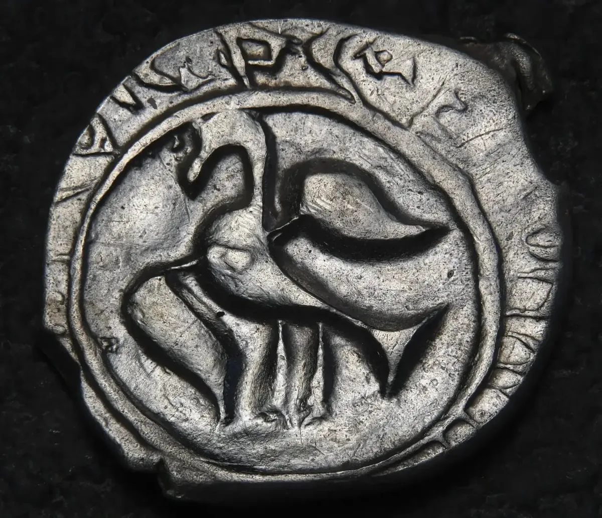Unos arqueólogos rusos hallaron en Kolomna un tesoro con más de 2.600 monedas de plata del siglo XV