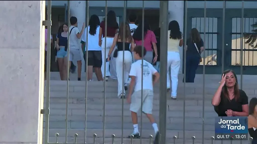 Ainda há falta de professores em muitas escolas