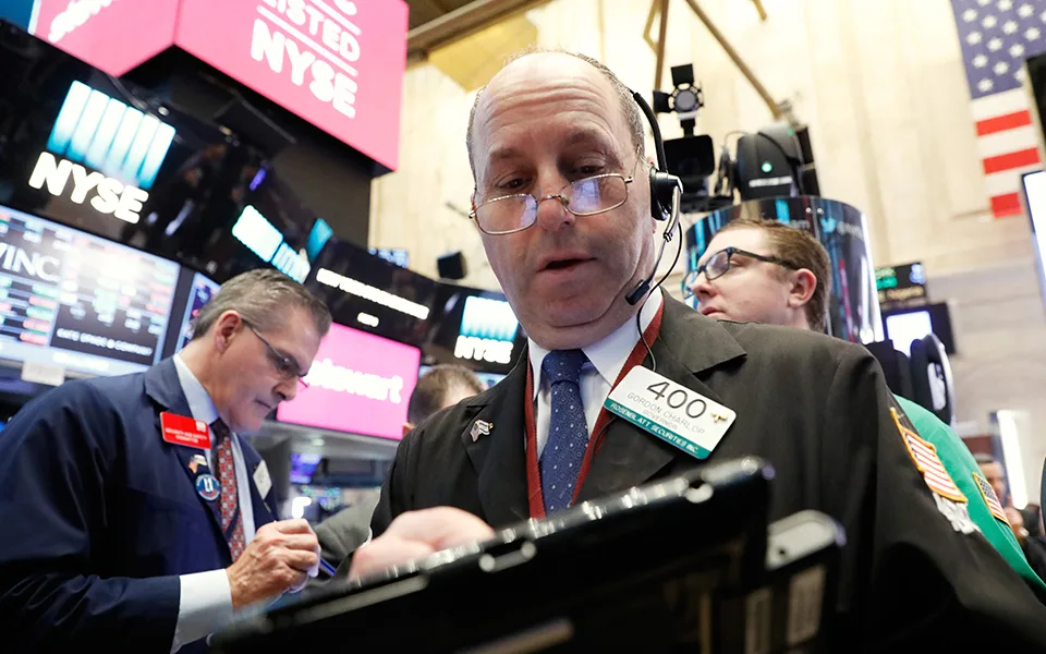 Wall Street cai com inflação mais alta e receios de novas subidas de juros