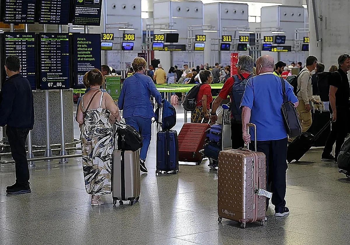 Andalucía recibe 1,6 millones de pasajeros aéreos internacionales en julio, un 8,7% más que el año pasado
