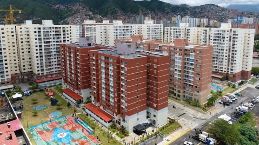 VIDEO: Adjudicarán más de 4.000 viviendas antes de finalizar el año a damnificados por los terremotos del 24 de junio