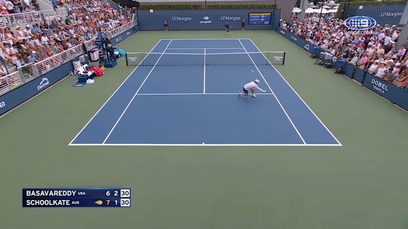 Aussie wins point after slipping over