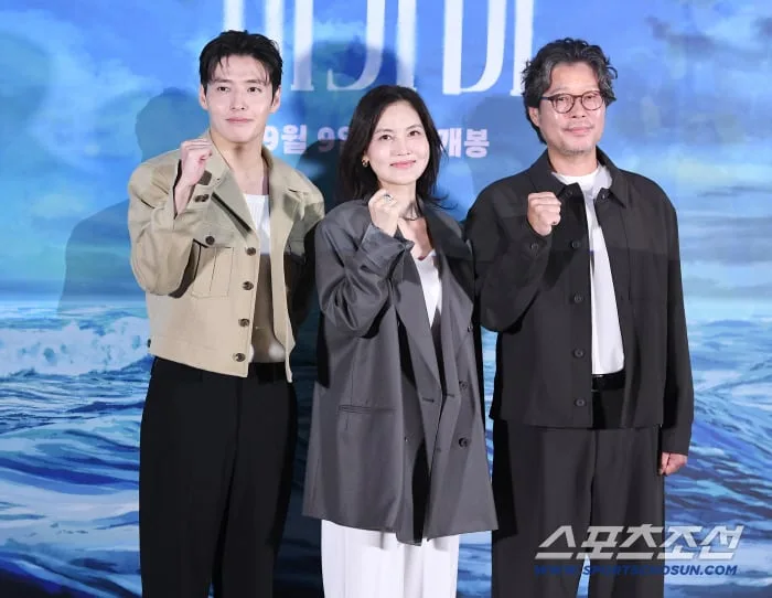 [포토] 애니메이션 '아가미'에서 목소리 연기한 강하늘 김선영 유재명