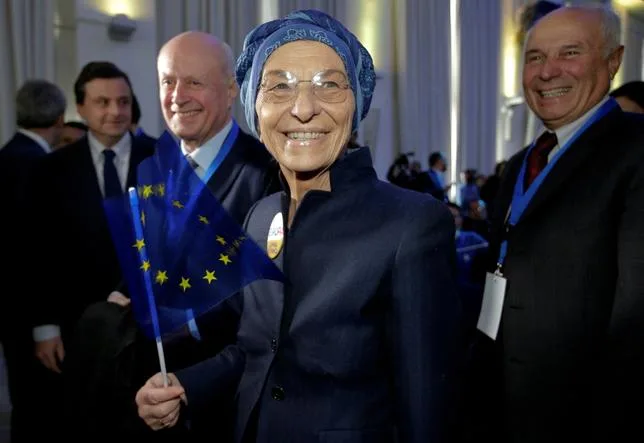 En Italie, la presse pleure l’ex-ministre Emma Bonino : “Il n’y en aura jamais d’autre comme elle”