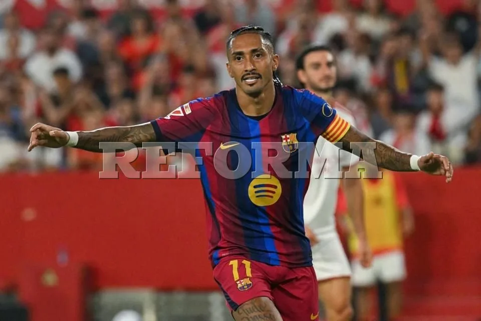 Brilla Raphinha con hat-trick perfecto ante el Sevilla