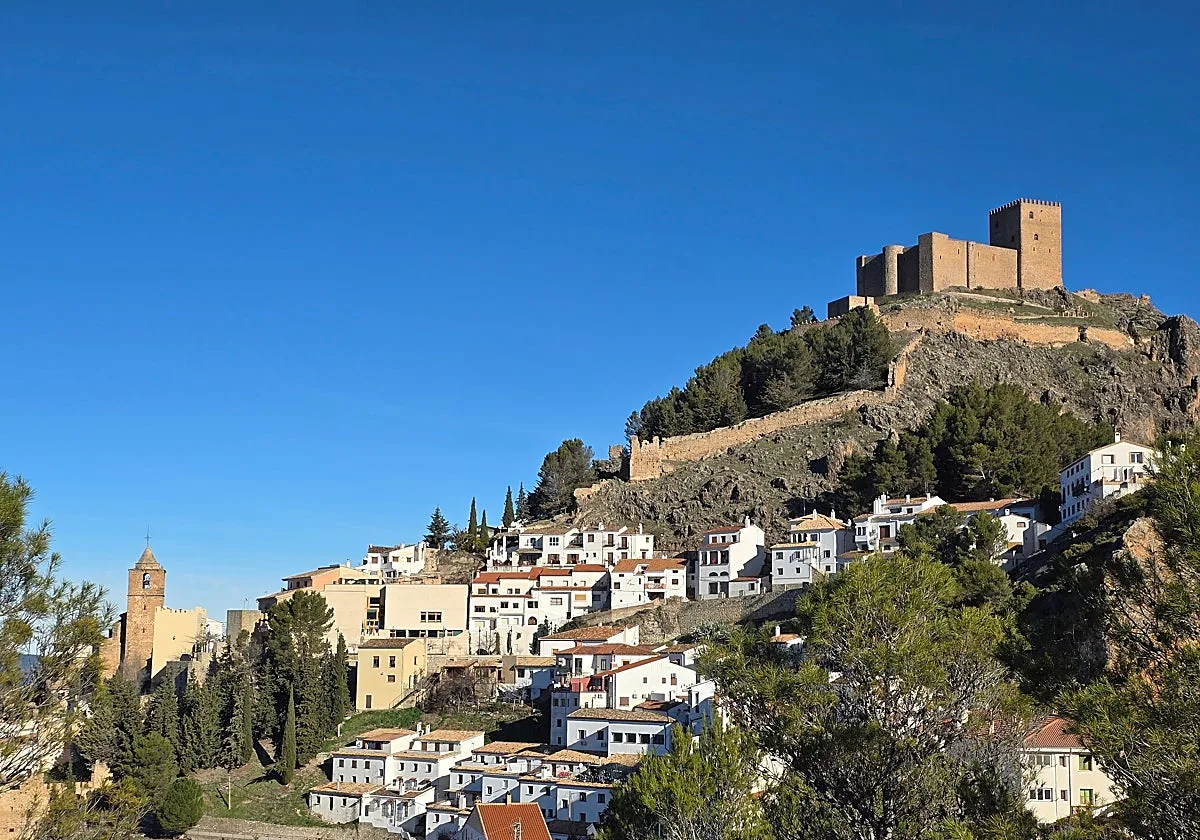 El pueblo de Jaén perfecto para dormir fresco en pleno agosto: sierra, aceite de oliva y miradores sin gente