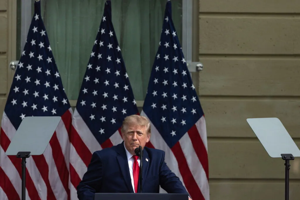 Trump anuncia que Kiev e Moscovo aceitaram parar ataques a infraestruturas energéticas