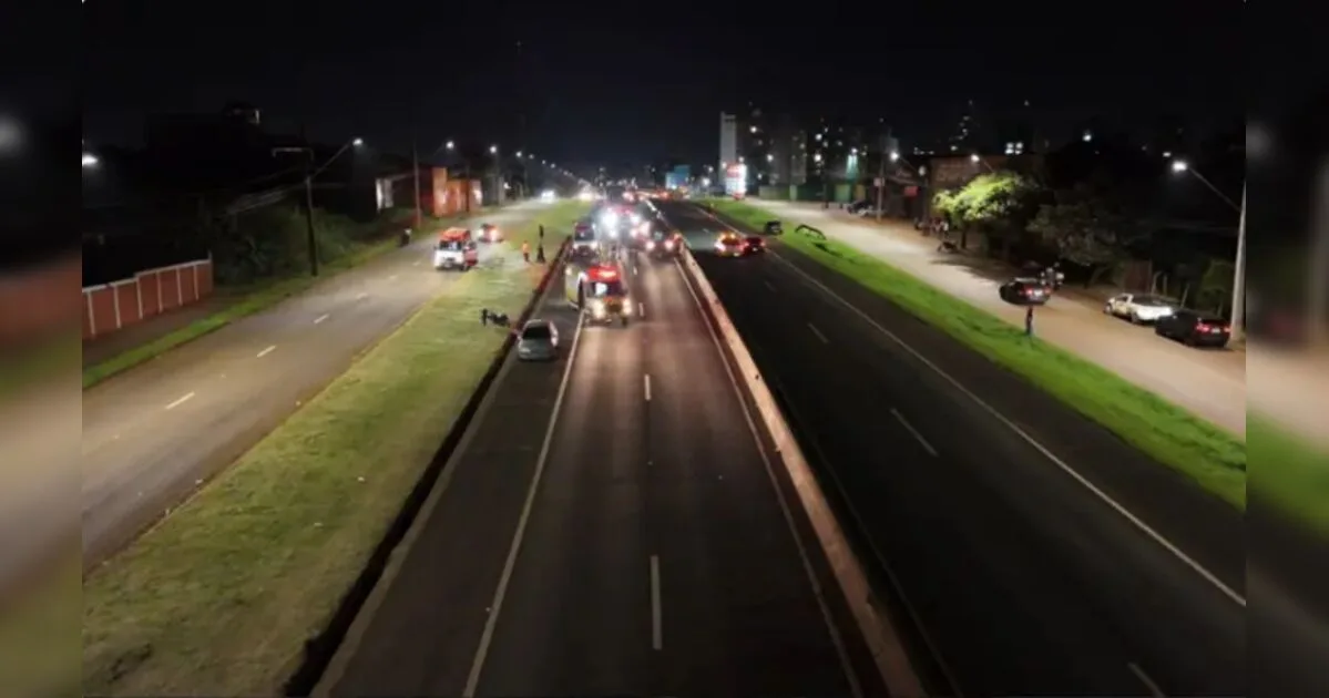 Atropelamento na PR-445 deixa pedestre em estado gravíssimo; motociclista também se feriu