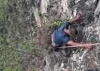 Turista escorrega ao tirar selfie e fica preso perto de precipício no TO