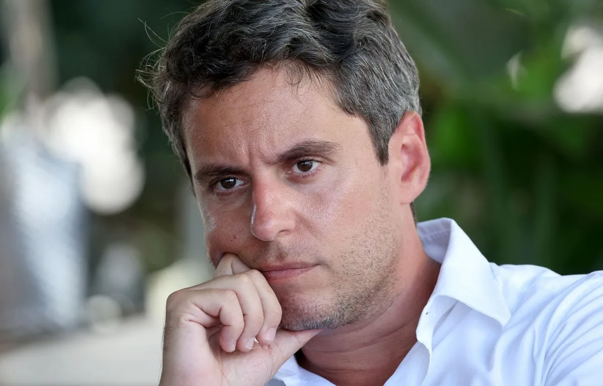 Réseaux sociaux interdits aux moins de 15 ans : Gabriel Attal appelle l’exécutif à un référendum