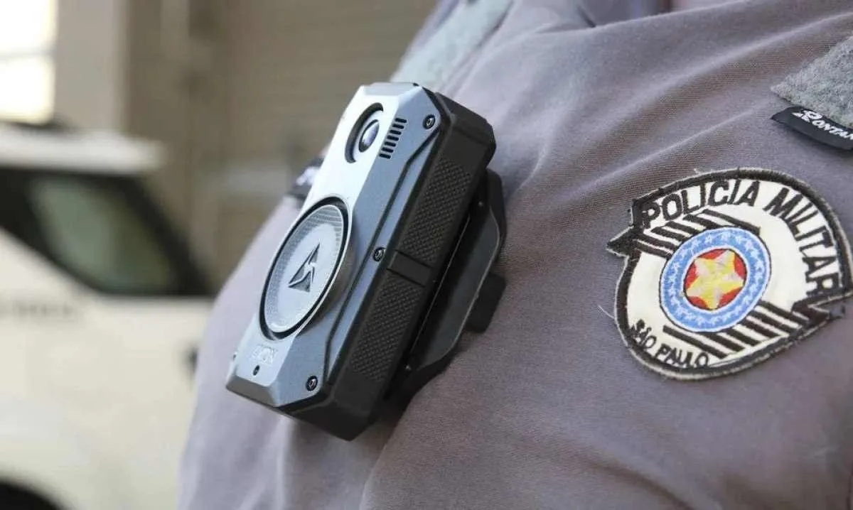 Como funciona o uso de câmeras corporais pelas polícias militares no Brasil