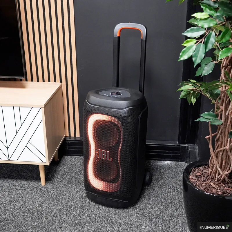 Actualité : Bon plan – L'enceinte Bluetooth portable JBL PartyBox 330 à 499,99 €