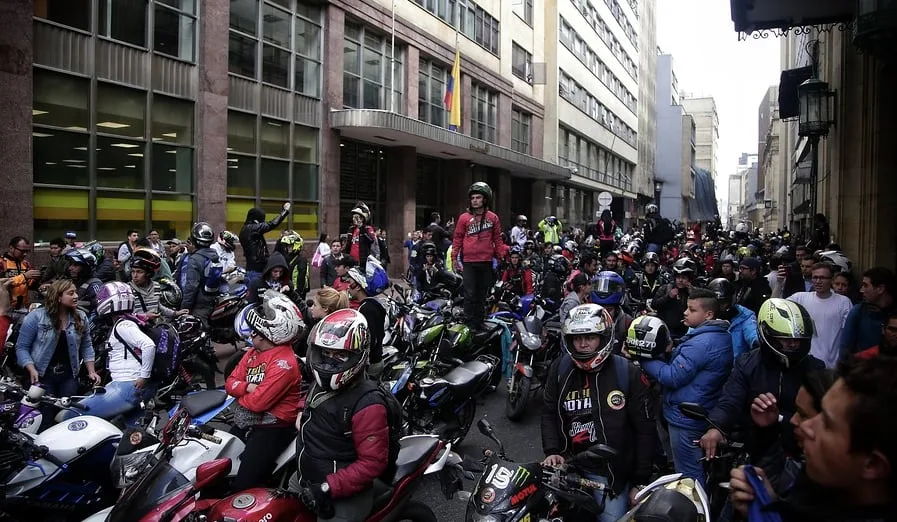 La industria de motos mueve más de 130.000 empleos en Colombia: esta es la red de negocios que creció 20%