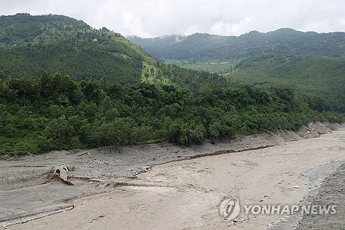 [네팔 대홍수] "홍수·산사태에 매우 취약"…4개월 전 보고서 '경고'