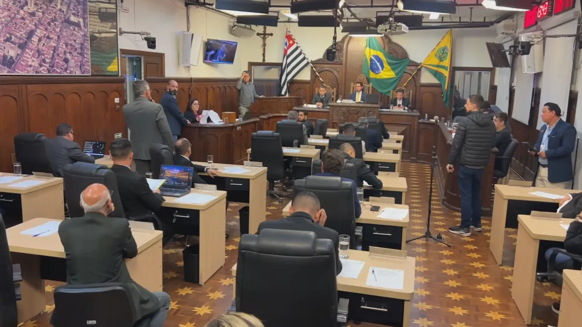 Após prisões de secretários por fraude na licitação do lixo, Câmara de Bauru abre Comissão Processante que pode cassar prefeita Suéllen Rosim