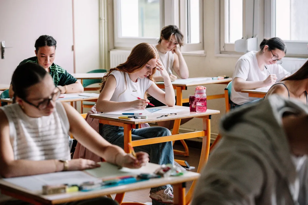 « Bac pour tous, diplôme pour personne : des jeunes en crise de sens »