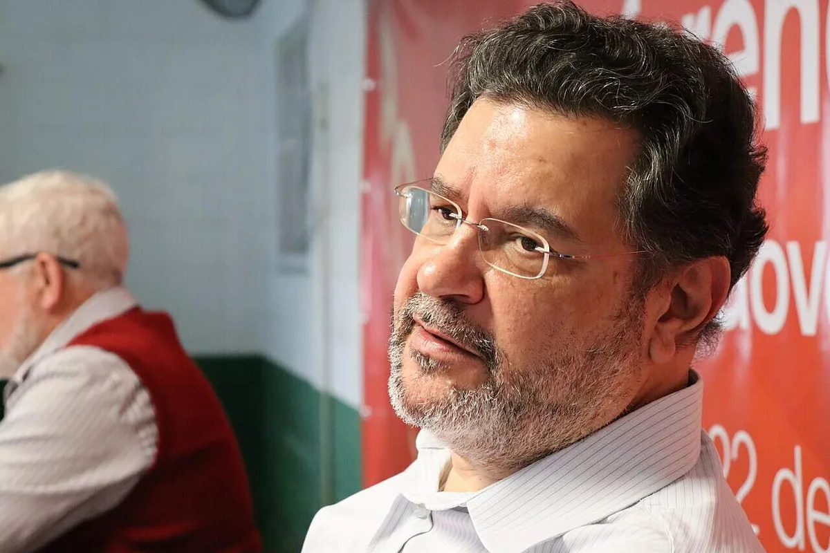 Lotação em avião atrasa agenda de presidenciável do PCO em Dourados