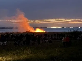 « Un mortier est parti de travers » : un incendie se déclare lors d’un feu d’artifice dans le Finistère