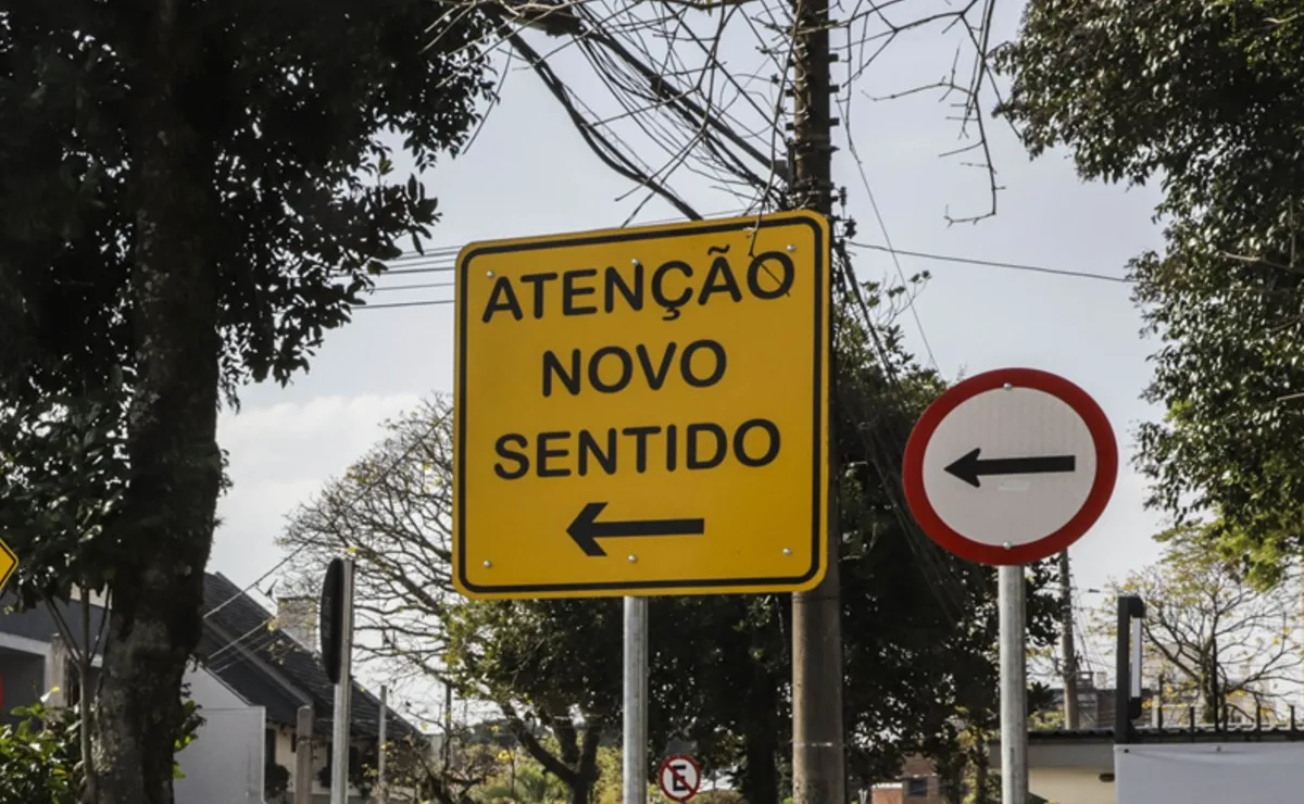 Trânsito muda no Santa Quitéria com quatro novos semáforos e alterações nos sentidos das ruas