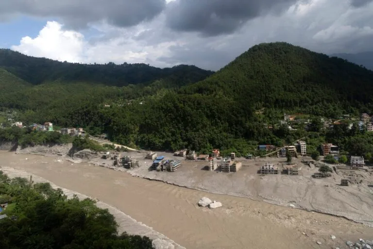 Casi 600 muertos y 2.500 desaparecidos por riada en Nepal