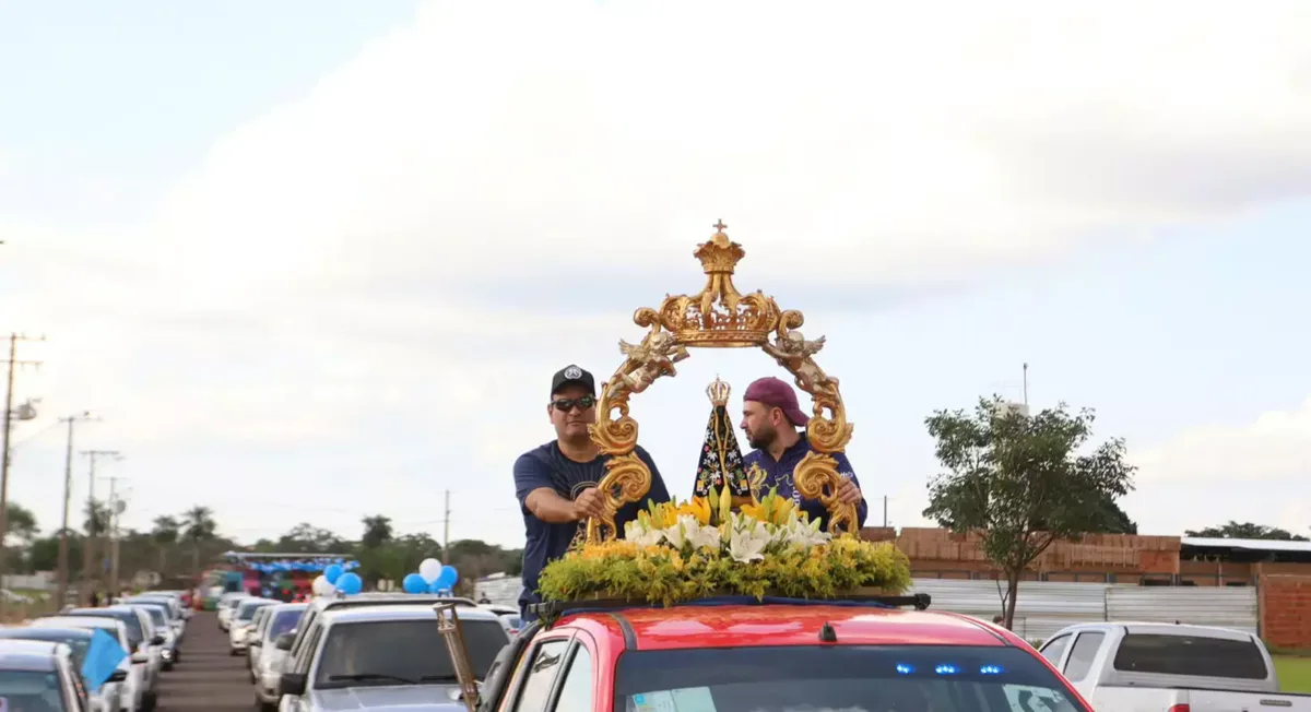 Com fé que atravessa gerações e distâncias, fiéis celebram Dia da Padroeira