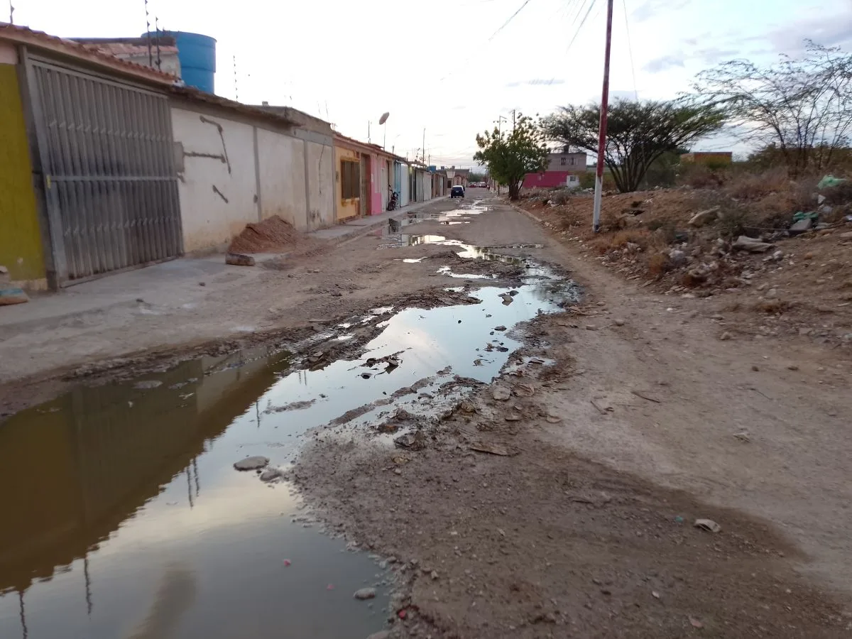 Colapso de cloacas en Calicanto contamina el agua potable y desata brote infeccioso en Carora