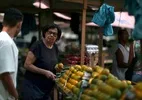 Mercado eleva previsão de inflação, mas prevê dois cortes da Selic em 2026