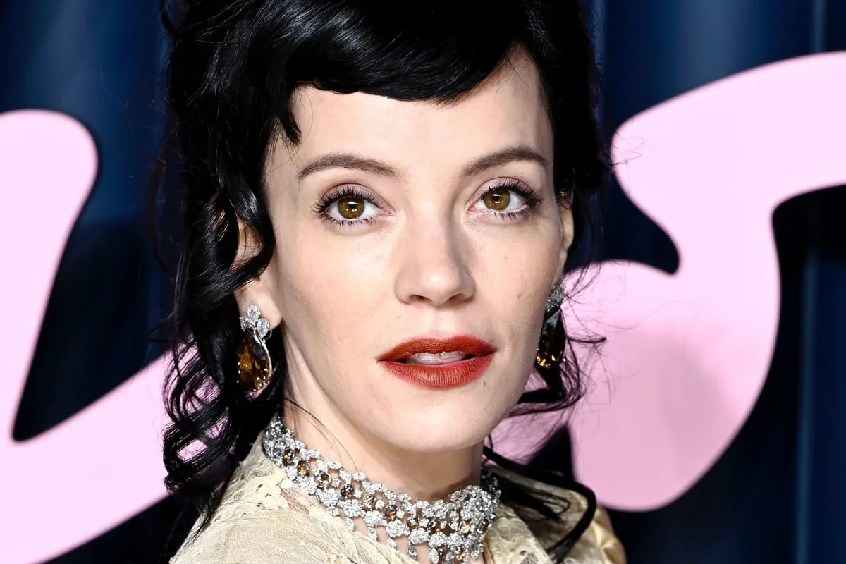 Lily Allen apologises for calling BBC radio legend a 'trollop'