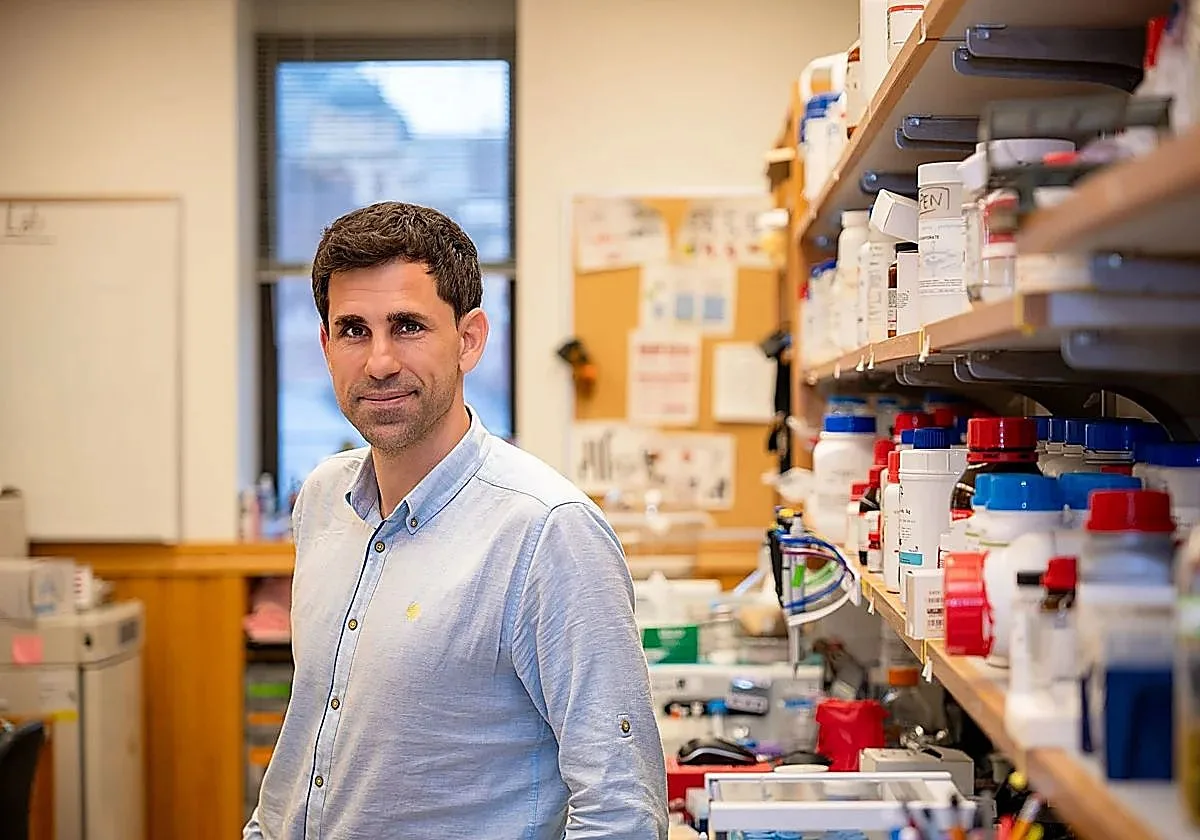 César de la Fuente, experto en resistencia antibiótica: «Las autoridades rusas deben explicar qué riesgo intentan reducir»