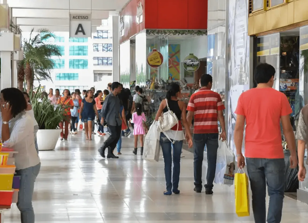 Comércio em SP: atacado tem recorde de empregos, mas contratações caem
