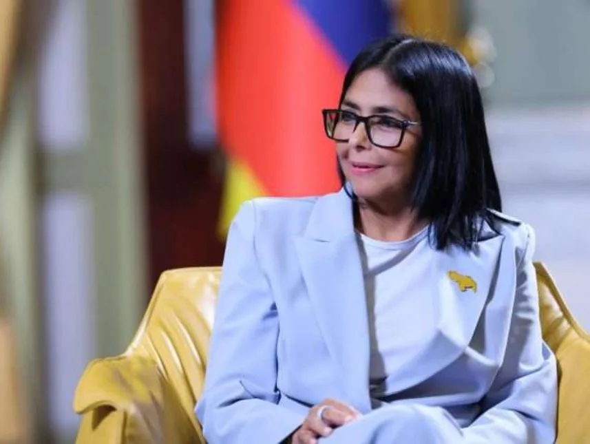 Presidenta (e) llama a todas las fuerzas políticas a sumarse al diálogo